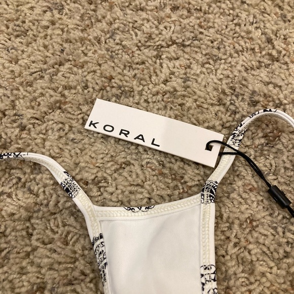 KORAL Sports Bra - Picture 2 of 3